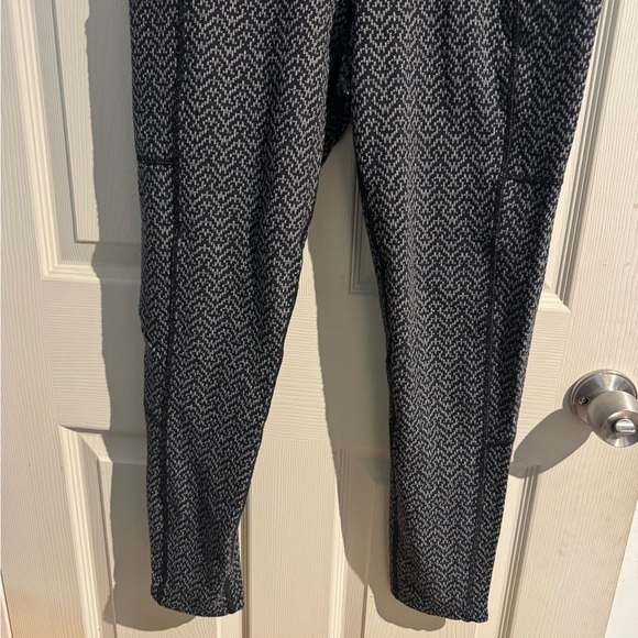 Title Nine Daily Decathlon Running Leggings Black/Gray Size M - Picture 3 of 12